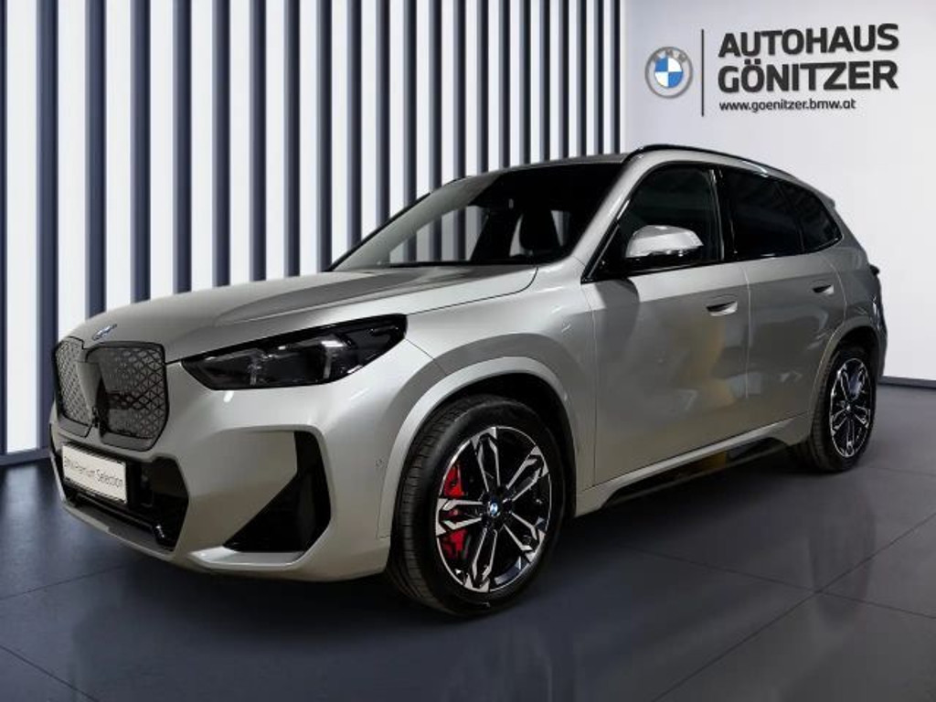 BMW iX1