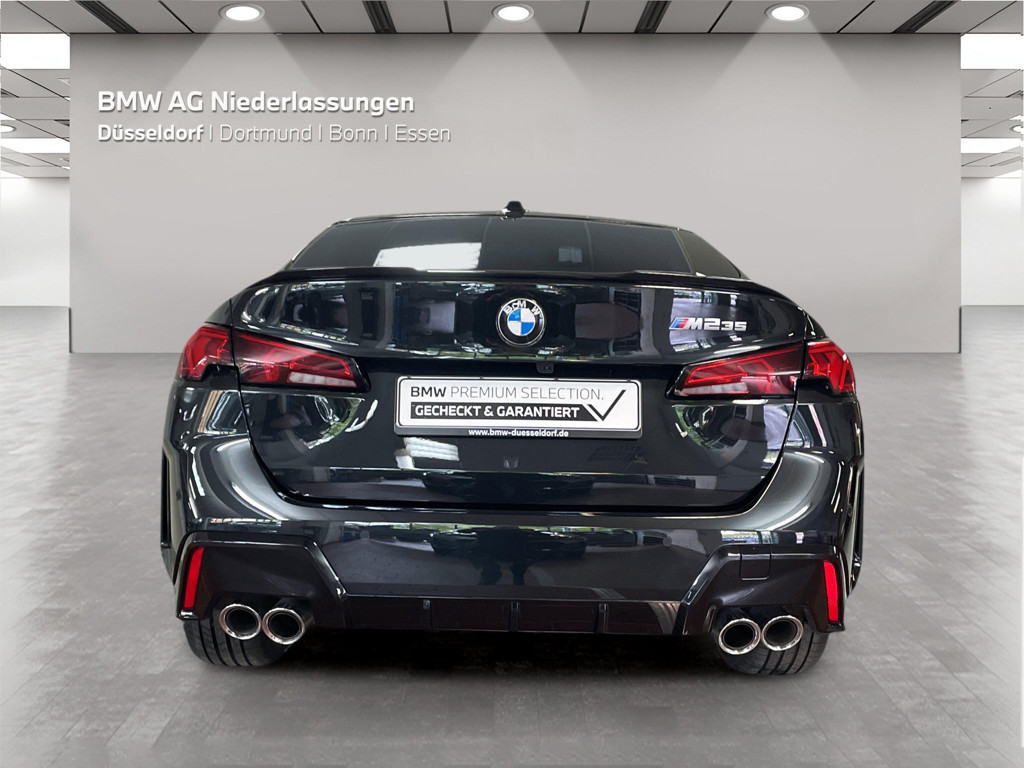 BMW M235