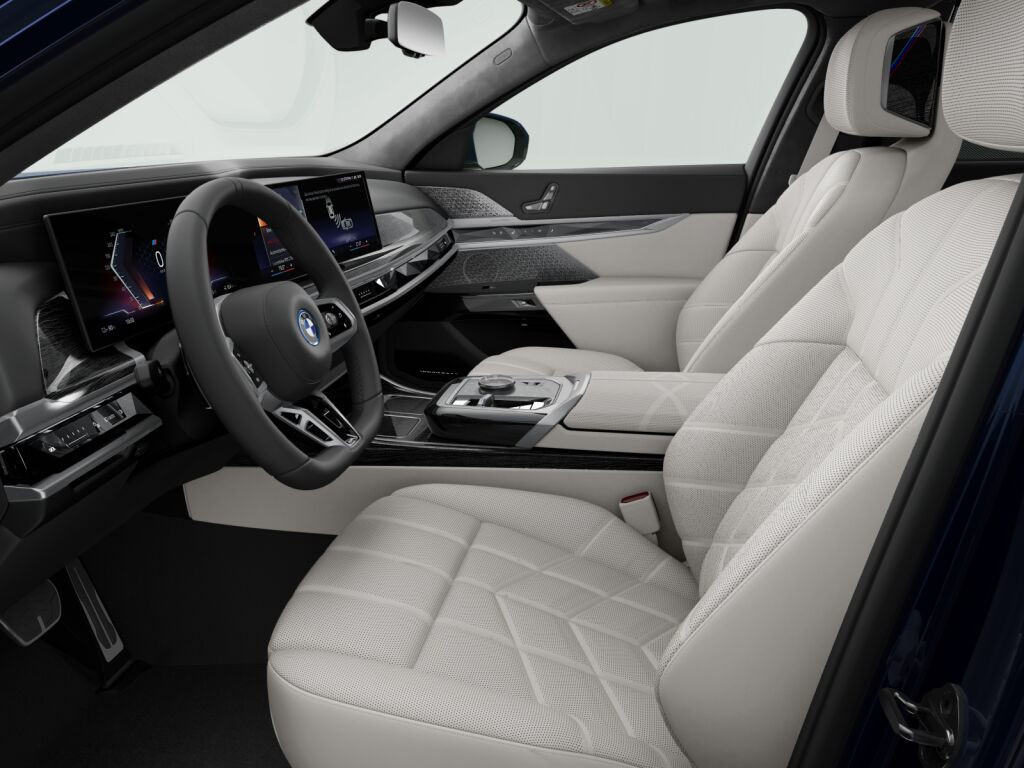 BMW i7