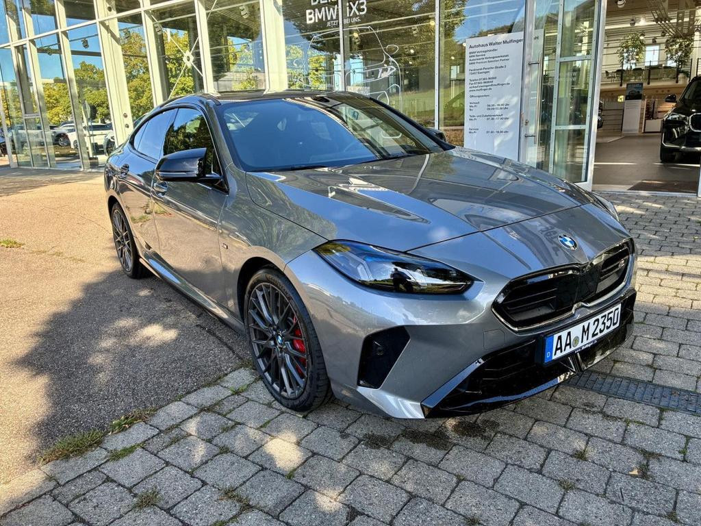 BMW M235