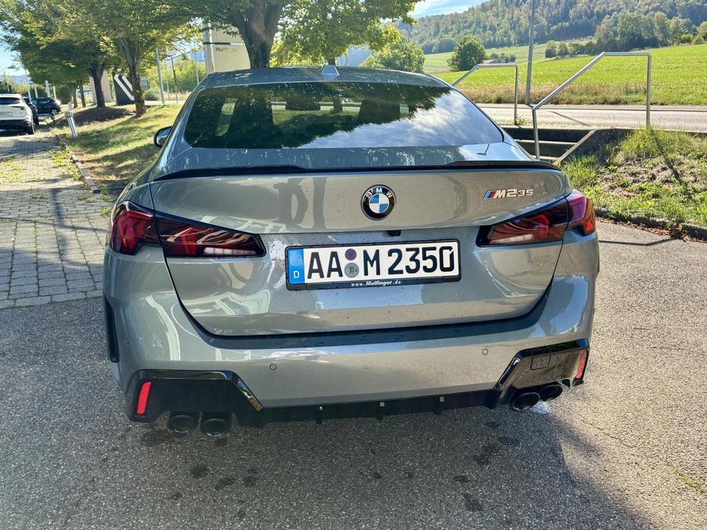 BMW M235
