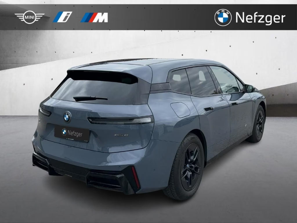 BMW iX