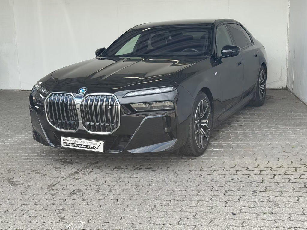 BMW i7