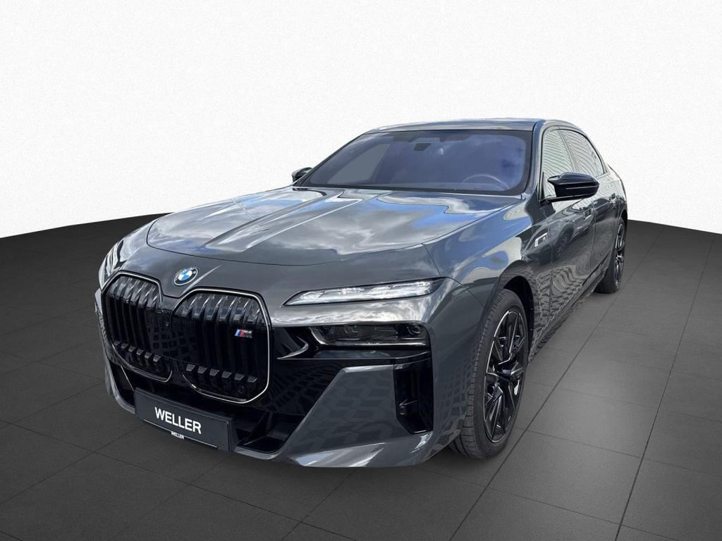 BMW i7