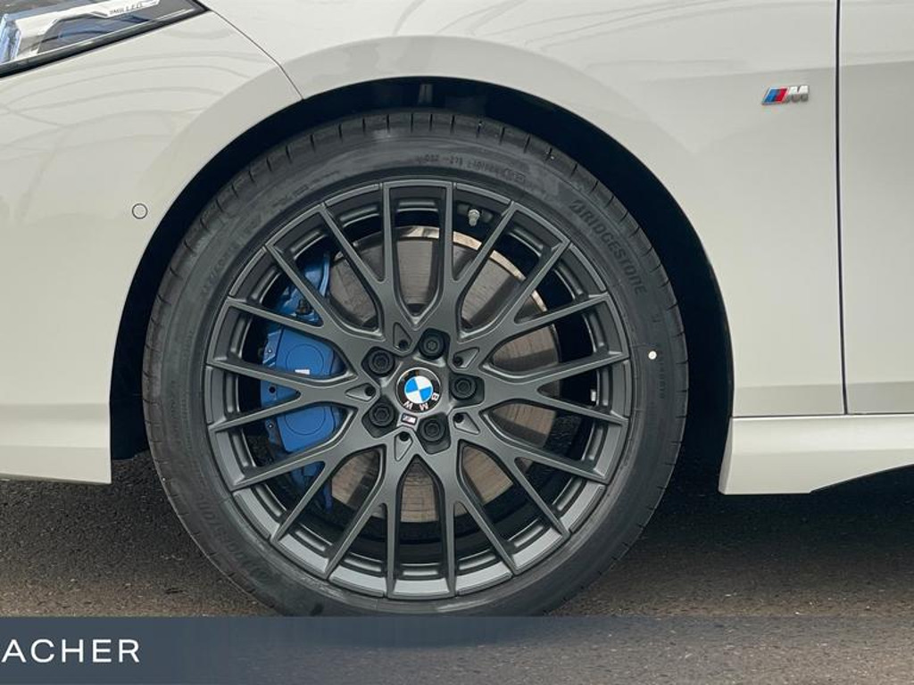 BMW M235