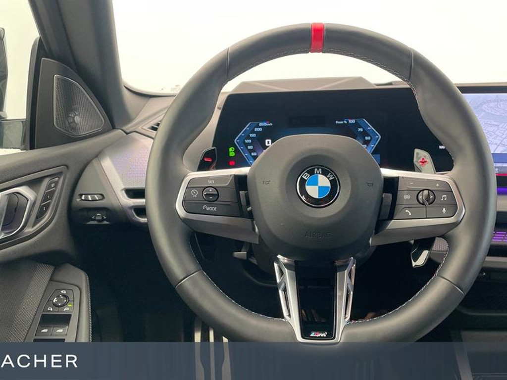 BMW M235