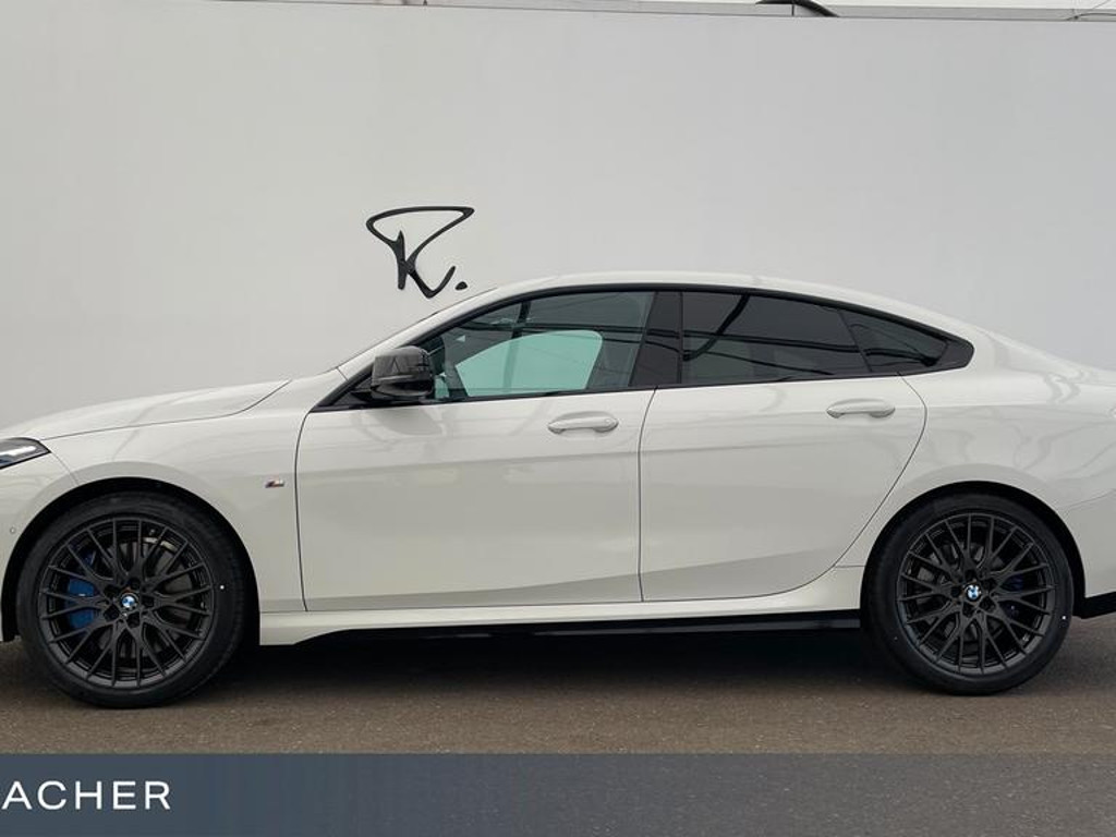 BMW M235