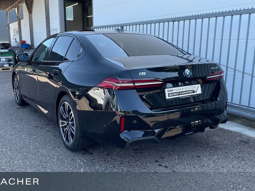 BMW i5