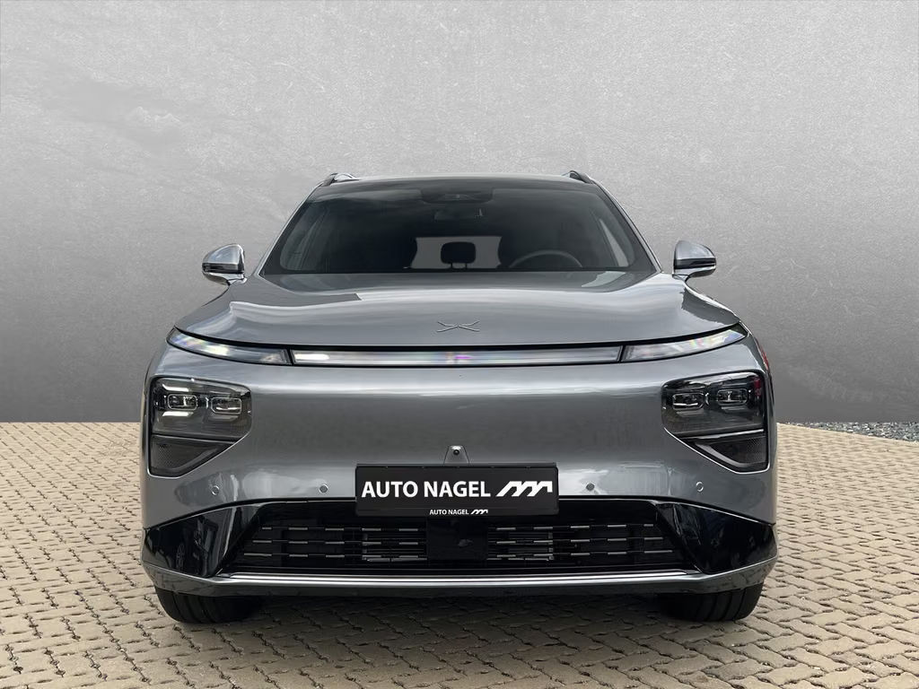Xpeng G9