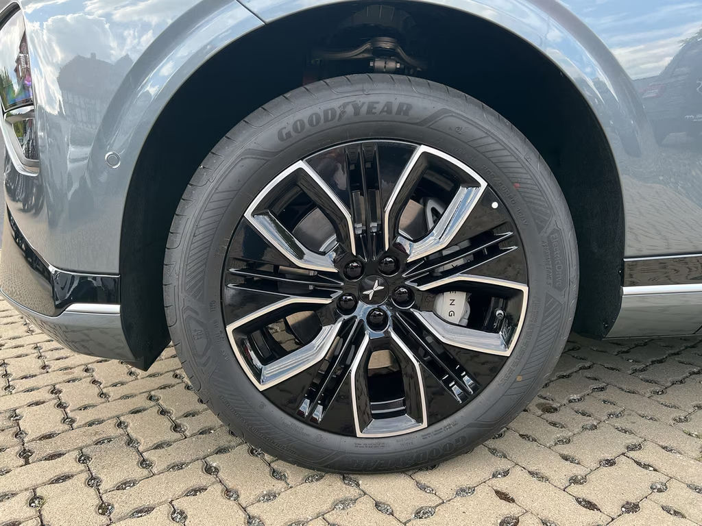Xpeng G9