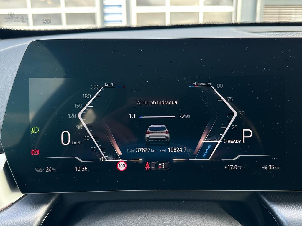 BMW iX1