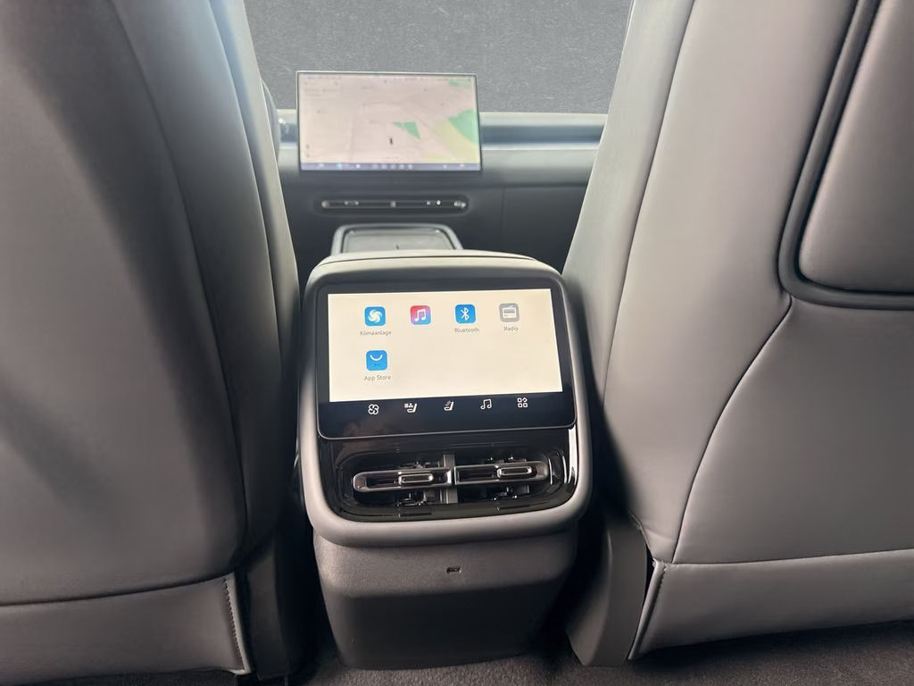 Xpeng P7