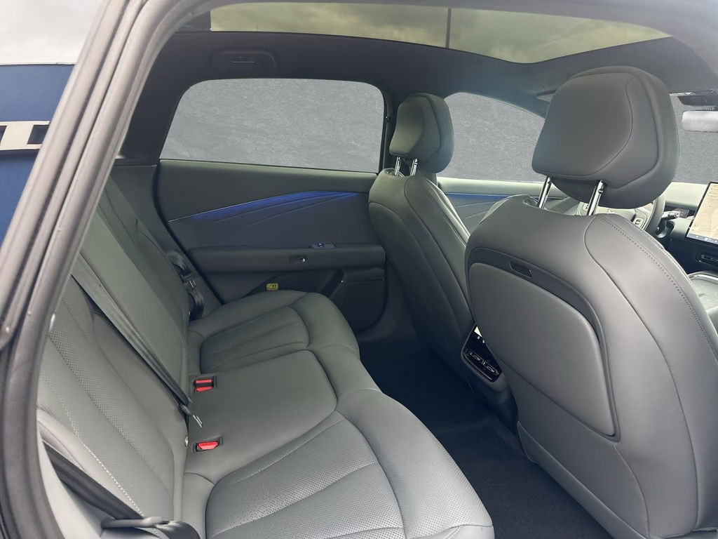 Xpeng P7