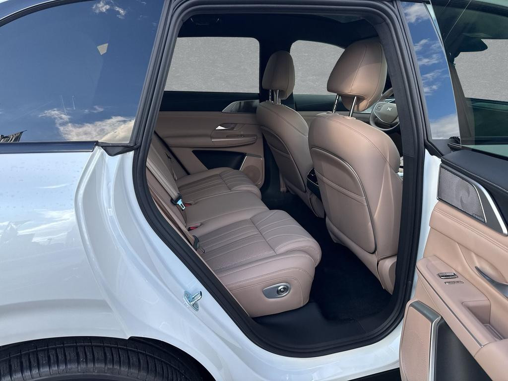 Xpeng G9