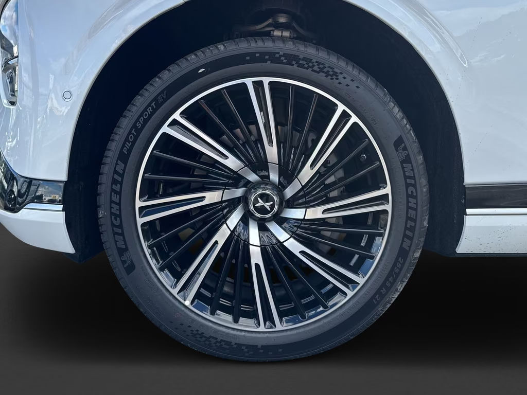 Xpeng G9