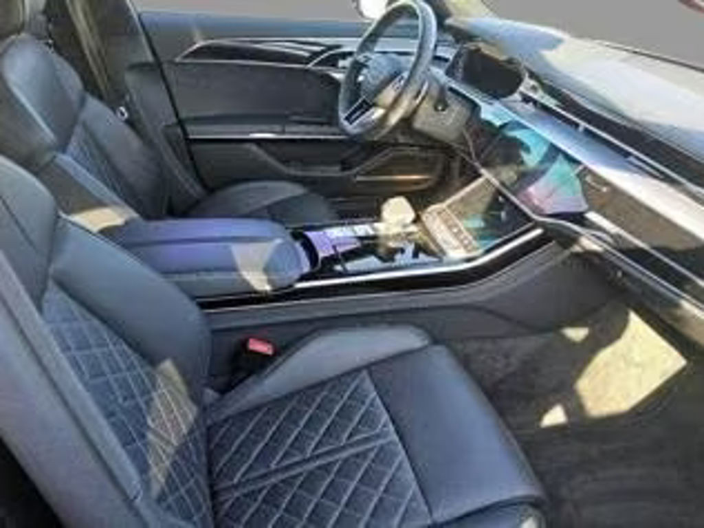 Audi S8