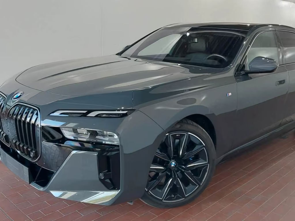 BMW i7 M-Sport Sedan