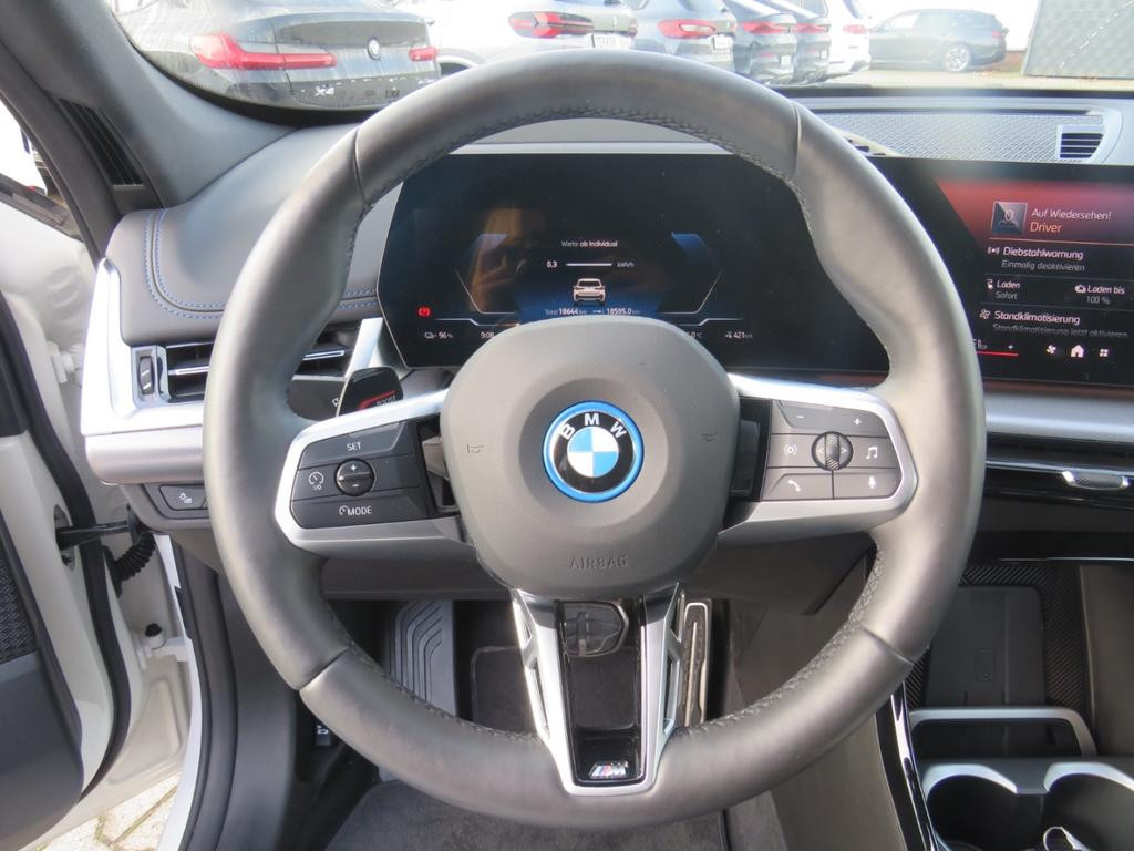 BMW iX1