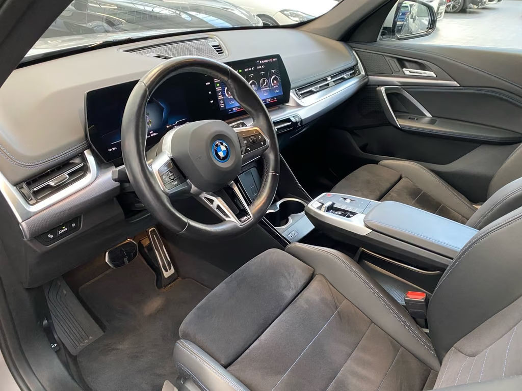 BMW iX1