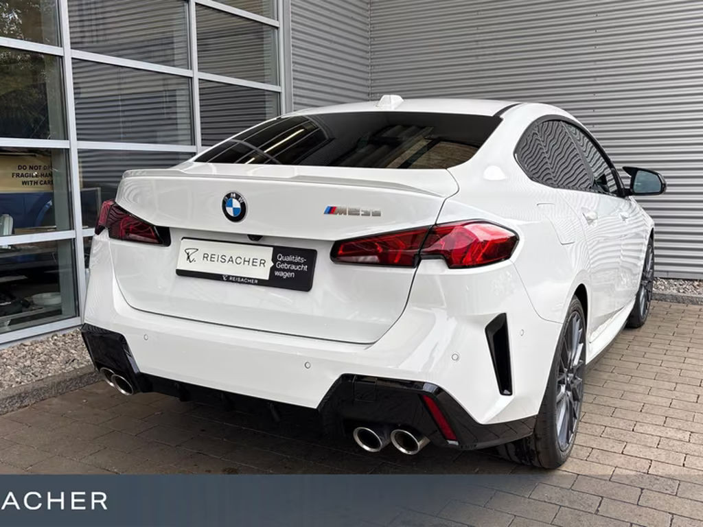 BMW M235