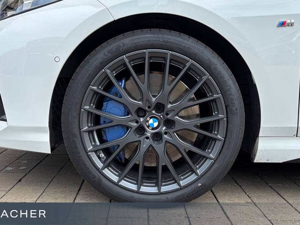 BMW M235