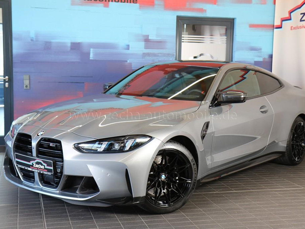 BMW M4 xDrive Coupé