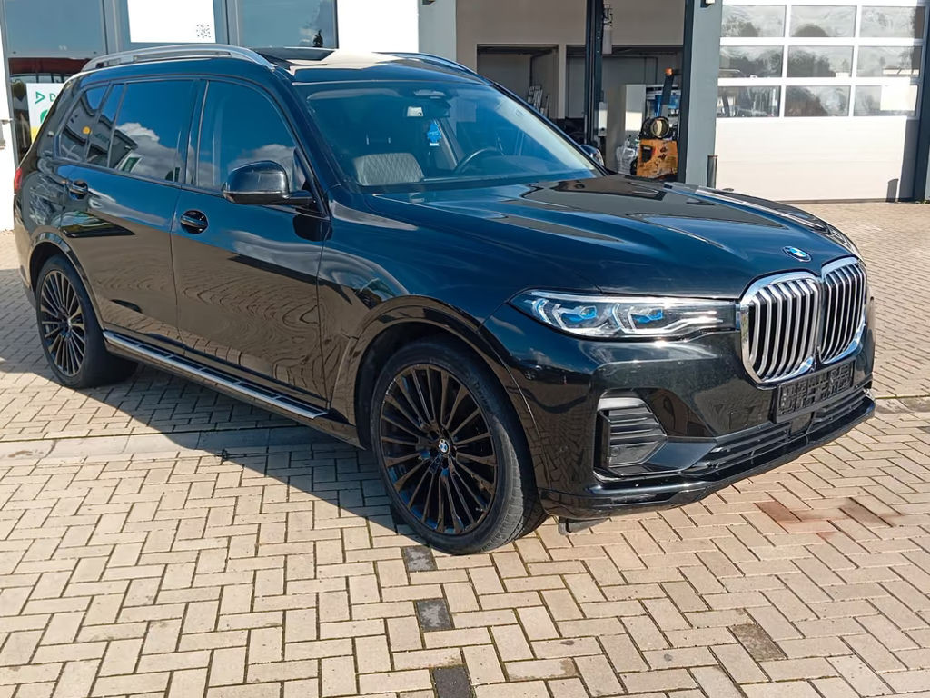 BMW X7