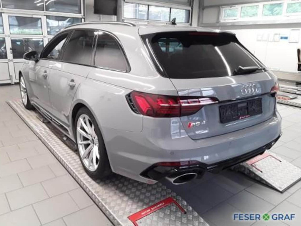 Audi RS4