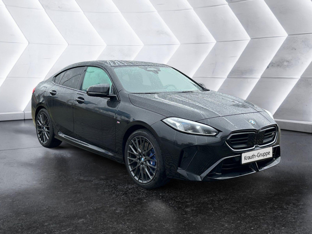 BMW M235