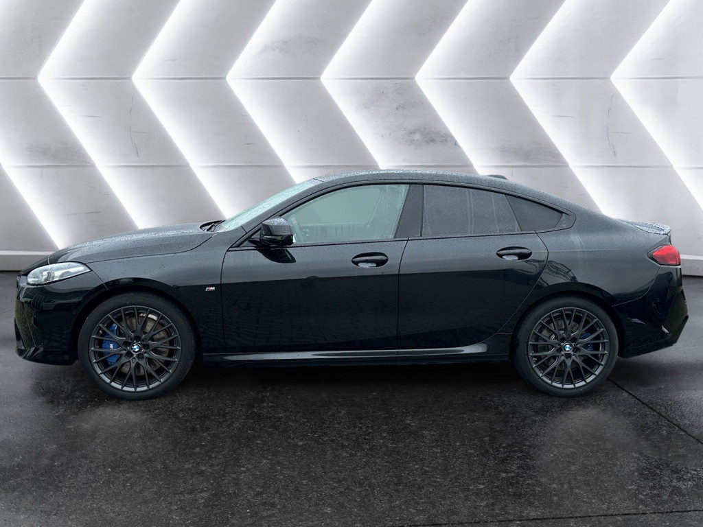 BMW M235