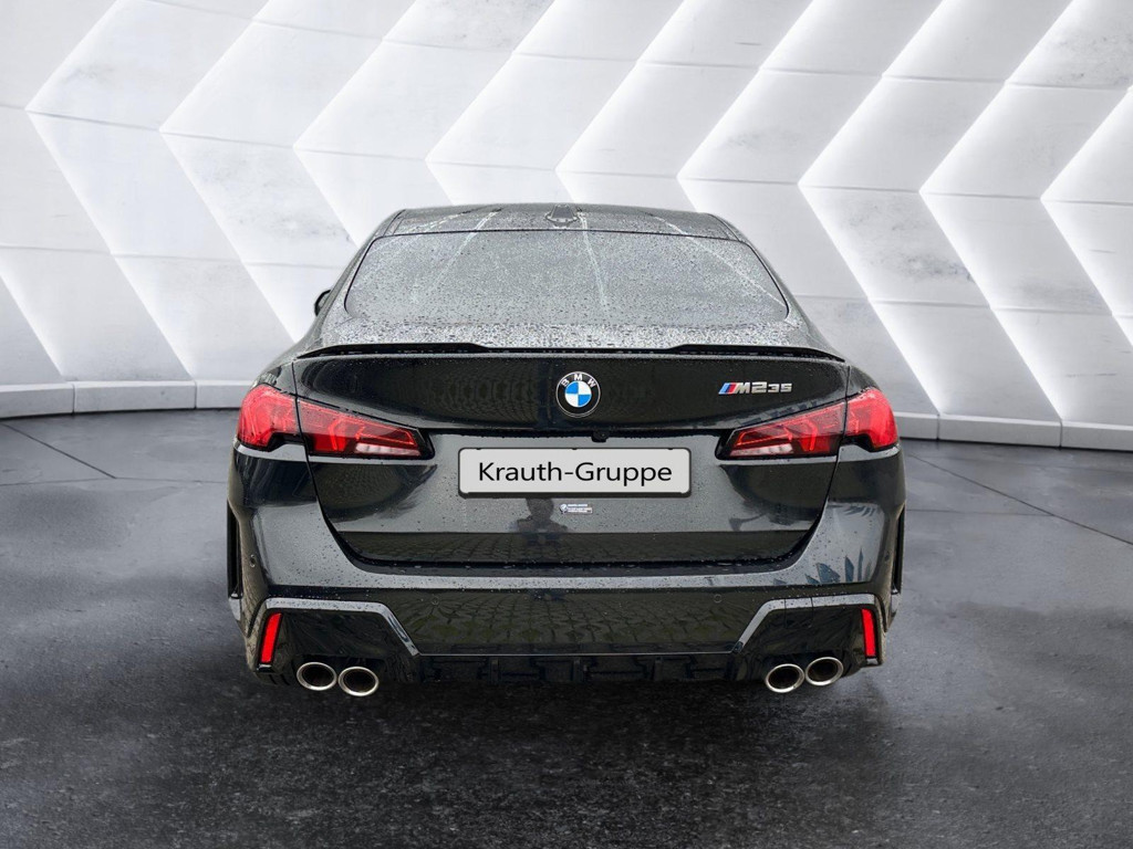 BMW M235
