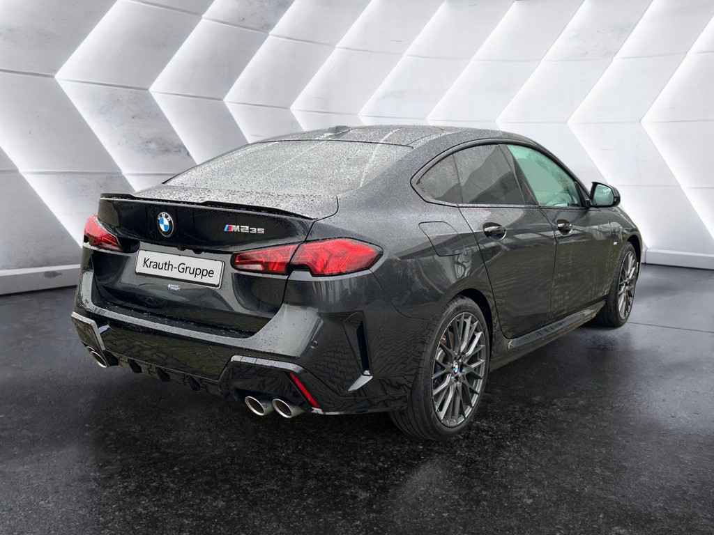 BMW M235