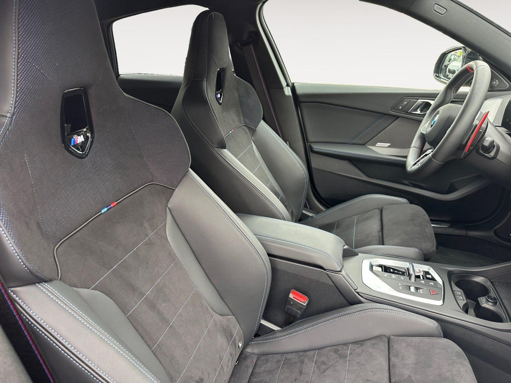 BMW M235