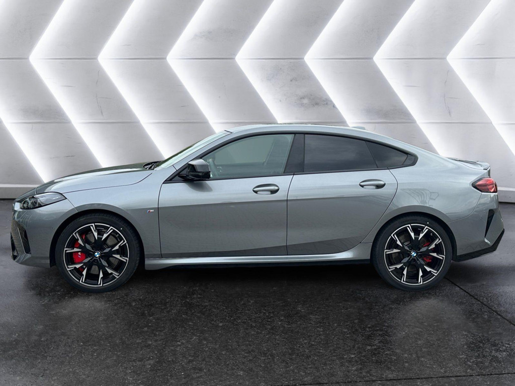 BMW M235