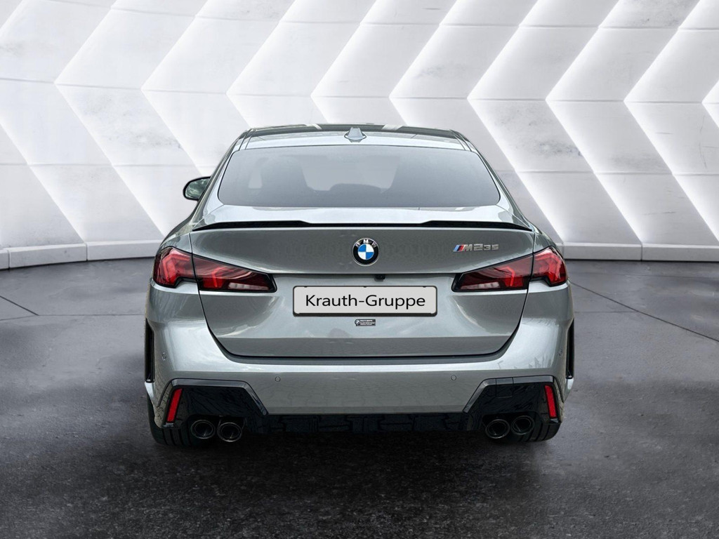 BMW M235