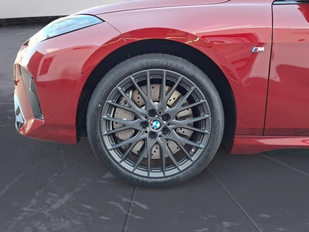 BMW M235