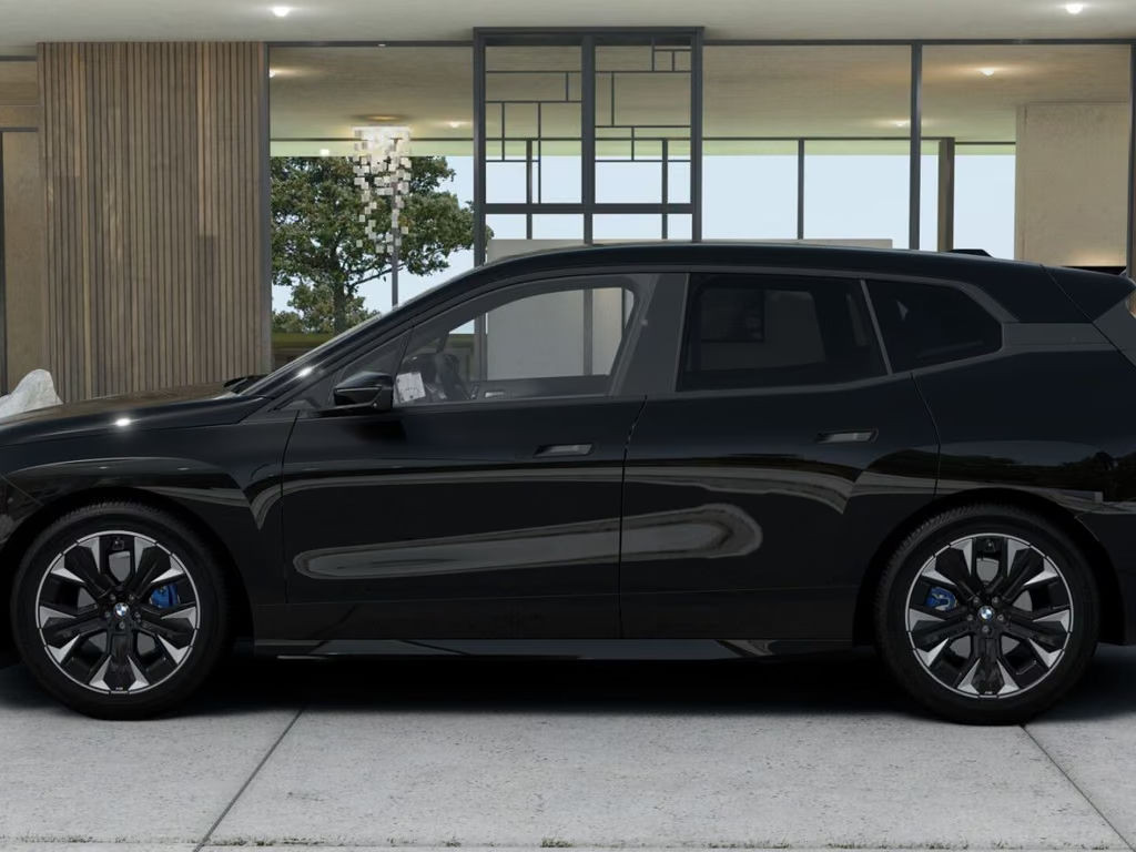 BMW iX