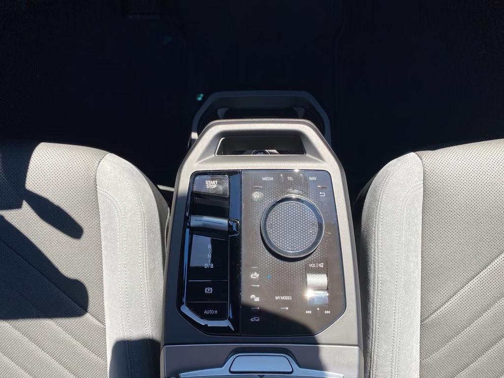 BMW iX
