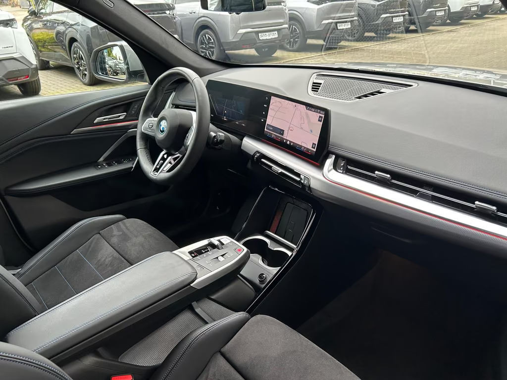 BMW iX1