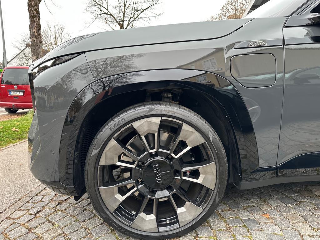 BMW XM