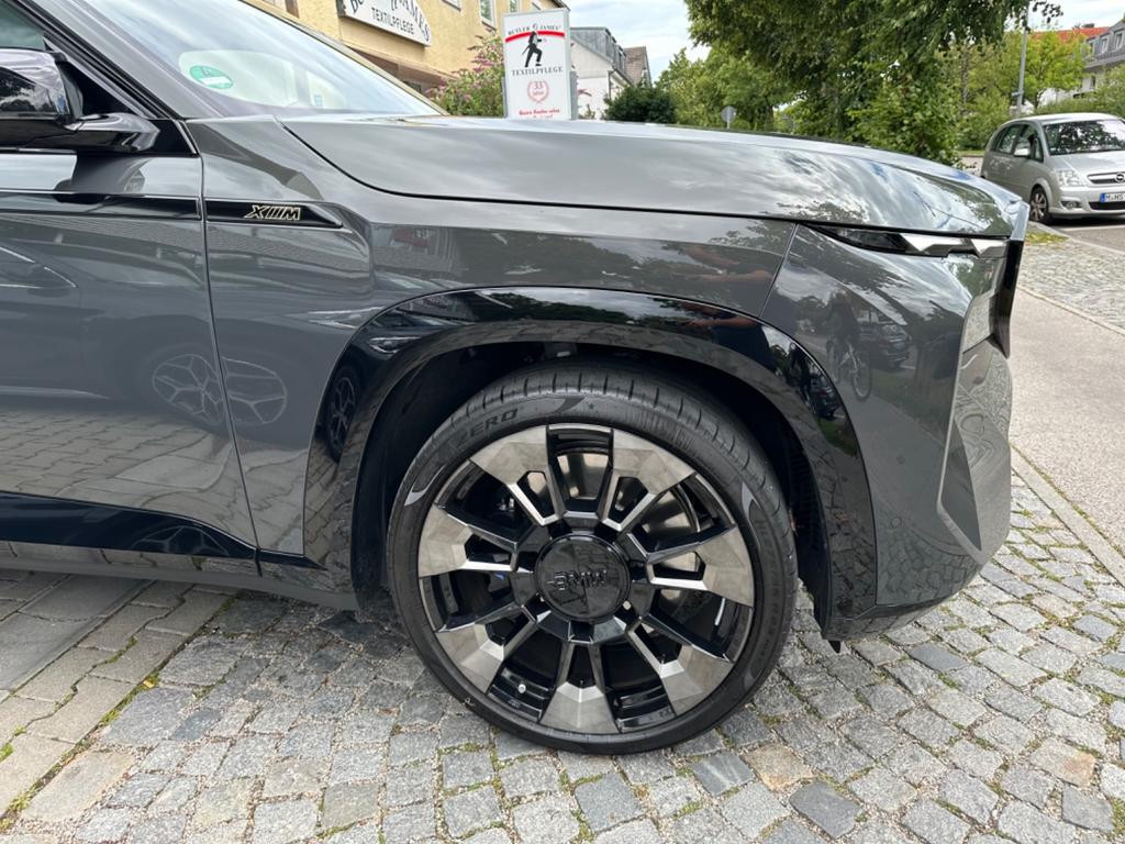 BMW XM