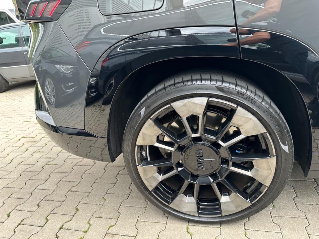 BMW XM