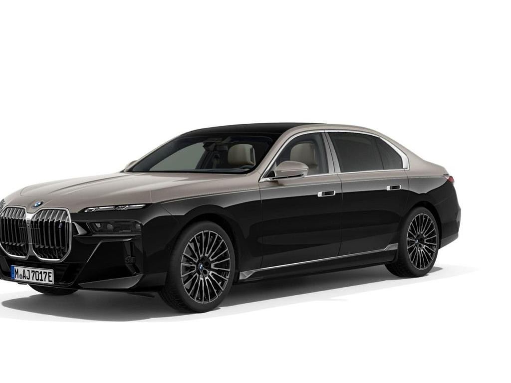 BMW i7