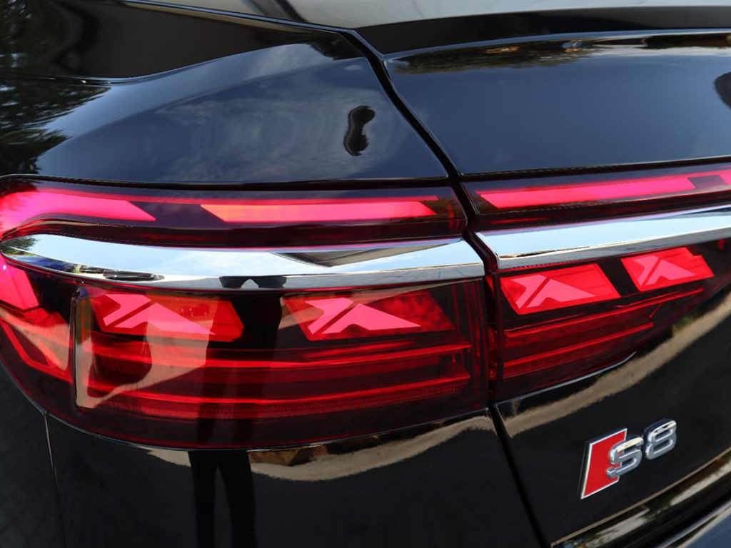 Audi S8