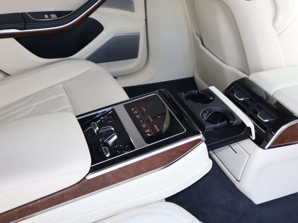 Audi S8