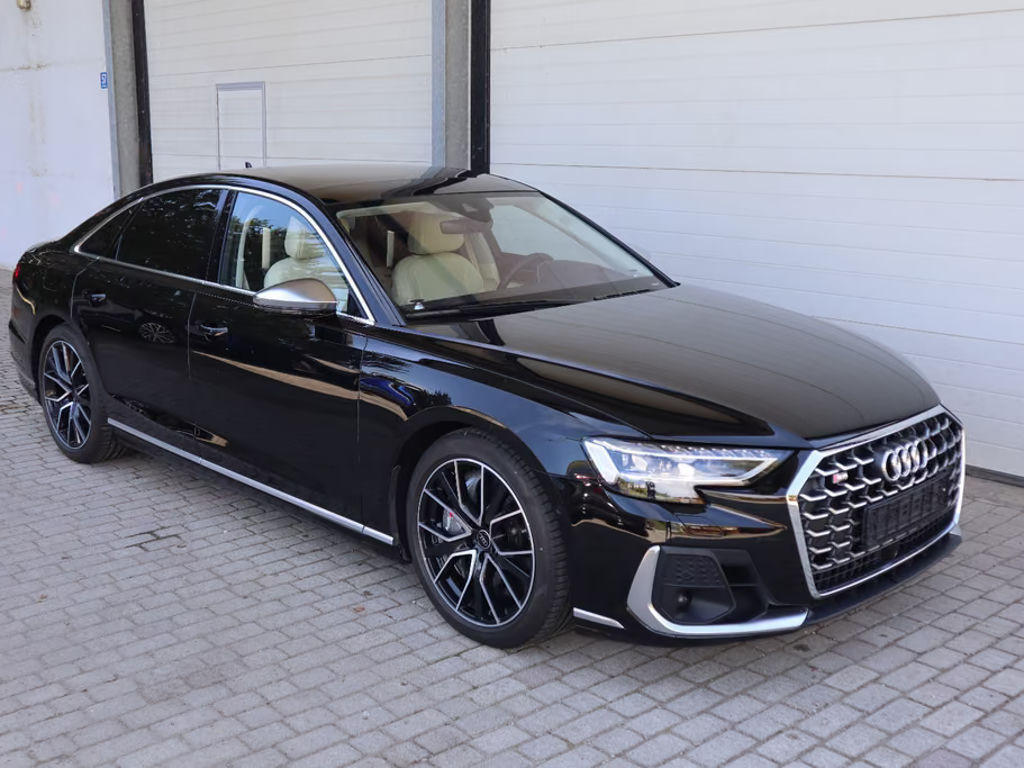Audi S8