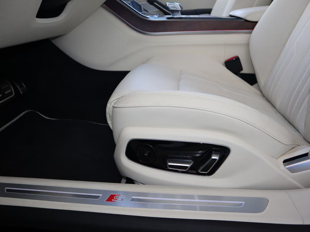 Audi S8