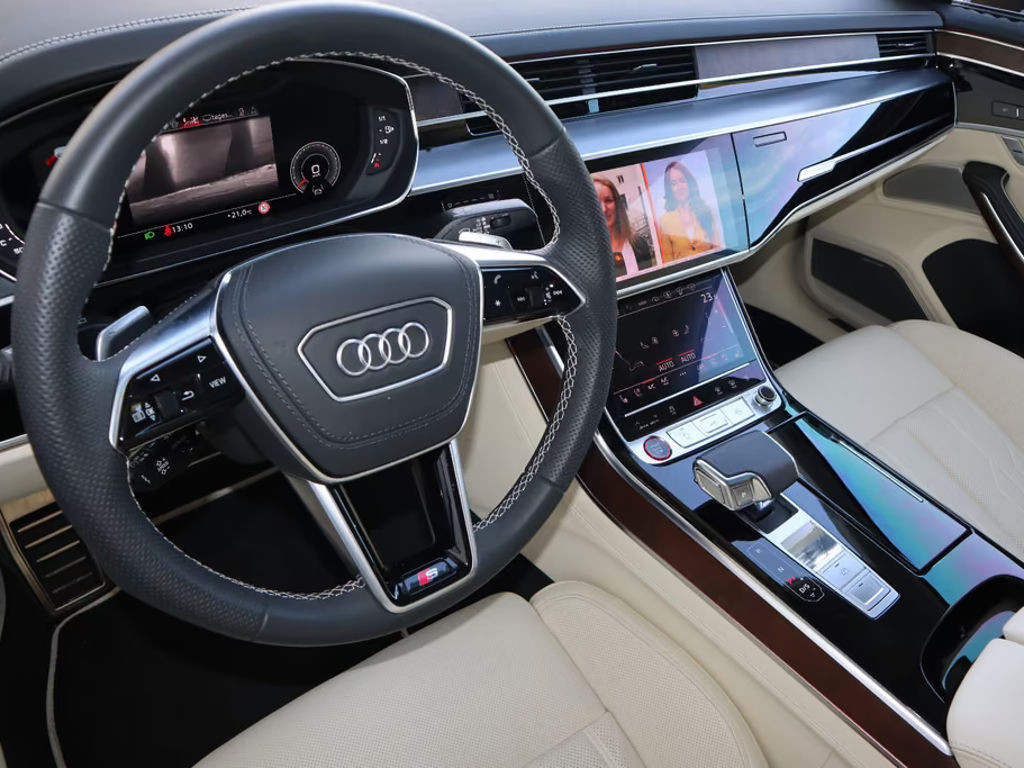 Audi S8