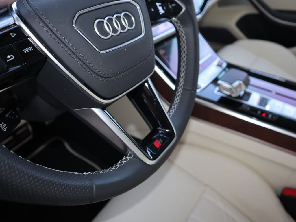 Audi S8