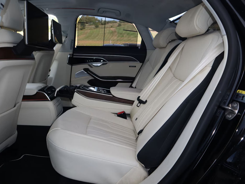 Audi S8